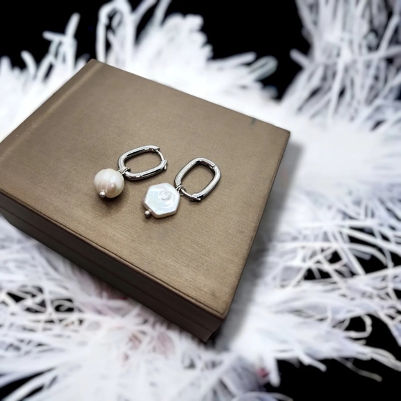 Freshwater Pearl Stainless steel clasp Assimetrical earrings - Picture 2 of 3